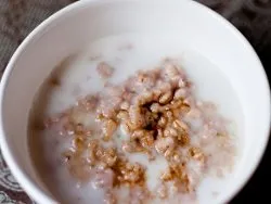 Як варити ячну кашу на молоці