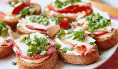 Яку вкусняшку можна швидко зробити з продуктів, завжди наявних в будинку (продукти) Яку вкусняшку можна швидко зробити з продуктів, завжди наявних в будинку