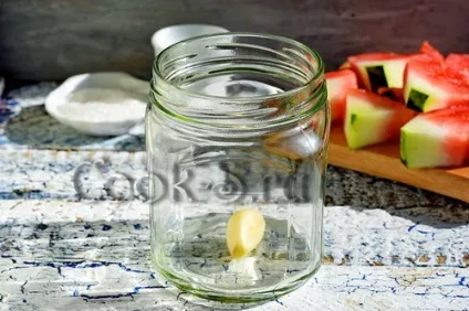 Як законсервувати кавуни в банку на зиму рецепт з фото (банку) Як законсервувати кавуни в банку на зиму рецепт з фото