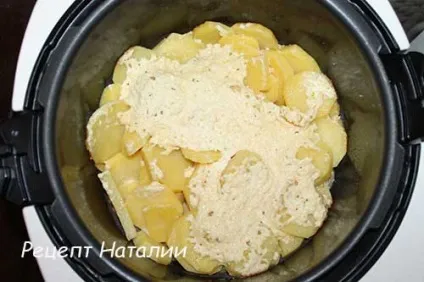 Картопля у вершках в мультиварці