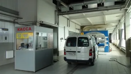 Конвеєрний автомийний комплекс автомобілів (автоматична мийка) та підвищення рівня, петроматік (мийка автомобілів) Конвеєрний автомийний комплекс автомобілів (автоматична мийка) та підвищення рівня, петроматік