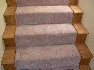 Ковролін для сходів особливості, види, вибір, укладання (вибір) Ковролін для сходів особливості, види, вибір, укладання