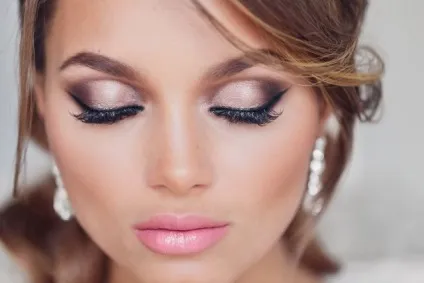 Гарний літній макіяж вечірній і денний make-up (річний) Гарний літній макіяж вечірній і денний make-up