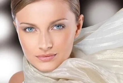 Гарний літній макіяж вечірній і денний make-up (вечірній) Гарний літній макіяж вечірній і денний make-up