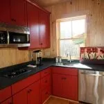 Червоно-чорна кухня - 70 фото дизайн-проектів для оригінального інтер'єру