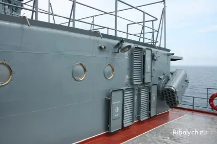 Круглий ілюмінатор необхідність або дизайнерське рішення (ілюмінатор) Круглий ілюмінатор необхідність або дизайнерське рішення