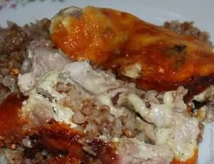 Курка з гречкою під сирною скоринкою (курка з гречкою під сирною скоринкою) Курка з гречкою під сирною скоринкою