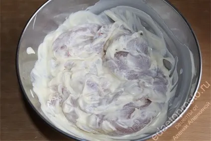 Курка в майонезі
