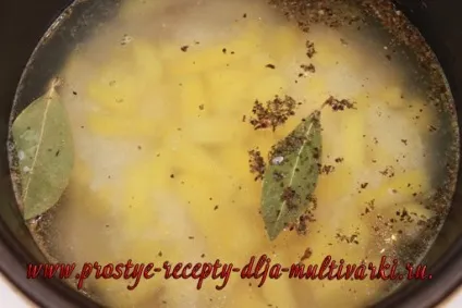 Курячий рисовий суп в мультиварці