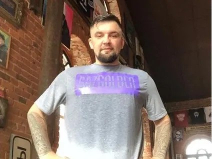 Хто відповість за «чмо» скандал між реперами Децла і баста дозволить суд () Хто відповість за «чмо» скандал між реперами Децла і баста дозволить суд