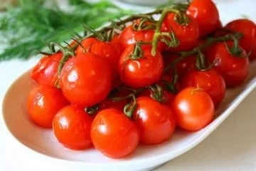 Помідори черрі мариновані на зиму дуже смачні