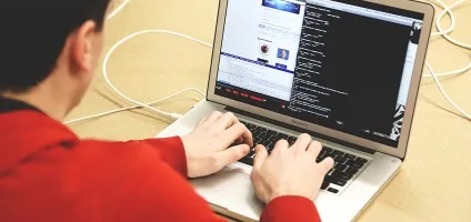 Як правильно сидіти за комп'ютером 5 важливих правил (комп'ютером) Як правильно сидіти за комп'ютером 5 важливих правил