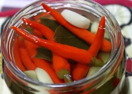 Маринований гіркий перець на зиму рецепти для дому (зиму) Маринований гіркий перець на зиму рецепти для дому