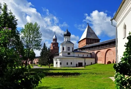 Новгородський кремль музеї, історія та пам'ятки (міста і регіони) Новгородський кремль музеї, історія та пам'ятки