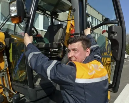 Навчання машиністів, копровщіков, стропальників, вишкомонтажника і інших фахівців, навчальний (екскаватори ковшем ємністю) Навчання машиністів, копровщіков, стропальників, вишкомонтажника і інших фахівців, навчальний