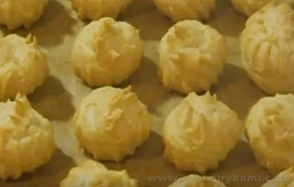 Як приготувати профітролі з начинкою покроковий рецепт з фото (рецепт) Як приготувати профітролі з начинкою покроковий рецепт з фото