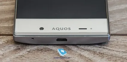 Огляд японського смартфона sharp aquos crystal (305sh)