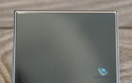 Огляд японського смартфона sharp aquos crystal (305sh)