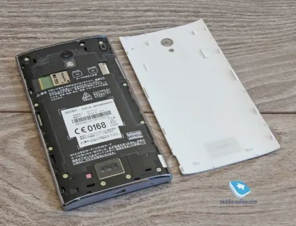 Огляд японського смартфона sharp aquos crystal (305sh)