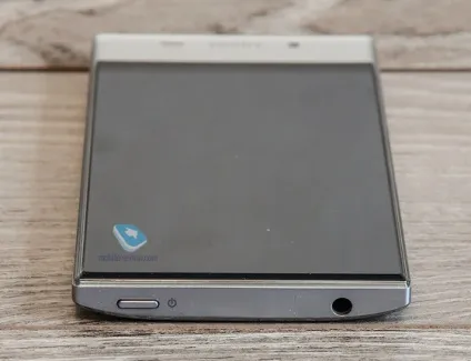 Огляд японського смартфона sharp aquos crystal (305sh)
