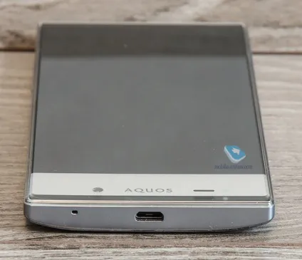 Огляд японського смартфона sharp aquos crystal (305sh)