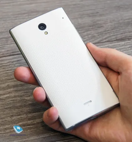 Огляд японського смартфона sharp aquos crystal (305sh)
