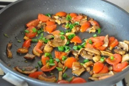 Омлет з грибами, помідорами і сиром (сиром) Омлет з грибами, помідорами і сиром