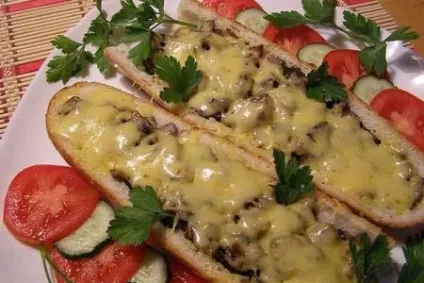 Омлет з грибами, помідорами і сиром (кілька) Омлет з грибами, помідорами і сиром