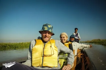 Озеро Інле - життя на воді (озеро) Озеро Інле - життя на воді