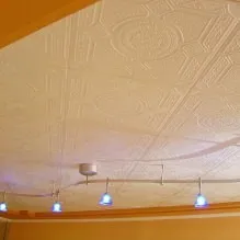Пінопласт плитка для стелі плюси і мінуси, етапи поклейки (плитка) Пінопласт плитка для стелі плюси і мінуси, етапи поклейки