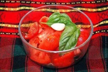 Паста з помідорами - пенне з помідоровим соусом (смачно Паста помідорами) Паста з помідорами - пенне з помідоровим соусом