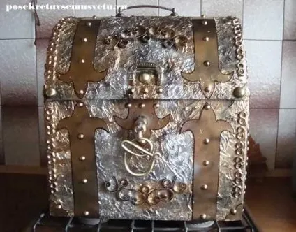 Піратський скриню, господиня (Обклеюємо скриню туалетного) Піратський скриню, господиня