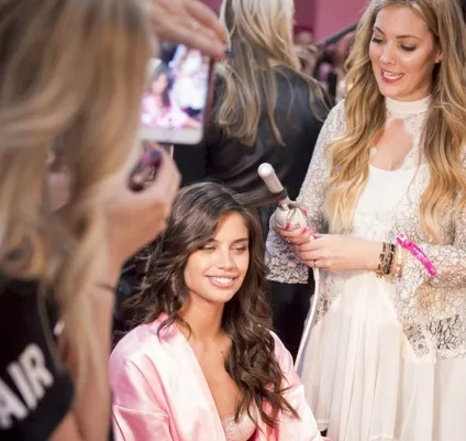 Як зробити ідеальні локони свої секрети розкрила стиліст victoria s secret, журнал cosmopolitan (ідеальні локони) Як зробити ідеальні локони свої секрети розкрила стиліст victoria s secret, журнал cosmopolitan