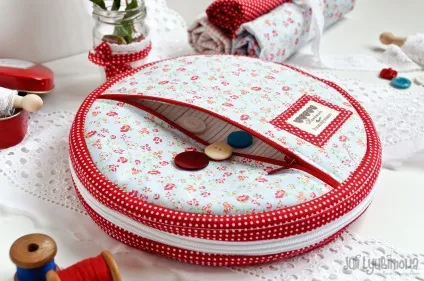 Помічники умільці (чохли для швейної машини, органайзери для рукольних приладдя), (швейної) Помічники умільці (чохли для швейної машини, органайзери для рукольних приладдя),