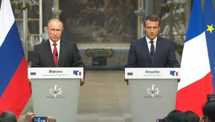 Президент Макрон на весь світ принизив президента путина - (владимир путин) Президент Макрон на весь світ принизив президента путина -