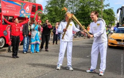 Представлений факел олімпіади 2014 в Первомайськ та уніформа факелоносців - #ekozlov (сочи) Представлений факел олімпіади 2014 в Первомайськ та уніформа факелоносців - #ekozlov