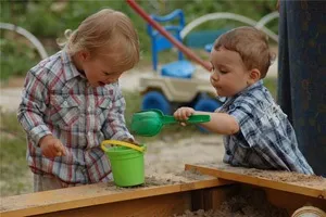 Раз, два, три, чотири, п'ять - ми йдемо гуляти! (Свіжому повітрі менше) Раз, два, три, чотири, п'ять - ми йдемо гуляти!