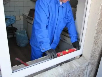 Ремонт прогнувшись рам вікна