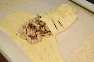 Рецепт випічка з листкового тіста пиріг з куркою і грибами (листкового) Рецепт випічка з листкового тіста пиріг з куркою і грибами