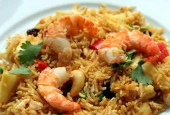 Рис по-тайськи з морепродуктами (морепродуктами) Рис по-тайськи з морепродуктами
