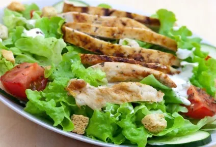 Рецепт цезаря з куркою в домашніх умовах (рецепт цезаря з куркою в домашніх умовах цезар салат класичний і помідорами простий) Рецепт цезаря з куркою в домашніх умовах
