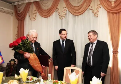 Народився, одружився, але головне (Героїв Соціалістичної Праці) Народився, одружився, але головне