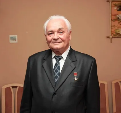 Народився, одружився, але головне (одружився) Народився, одружився, але головне