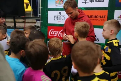 Роман шишкин «матч з Мексикою буде найцікавішим в нашій групі», тижневик «футбол» (кубок конфедерацій) Роман шишкин «матч з Мексикою буде найцікавішим в нашій групі», тижневик «футбол»