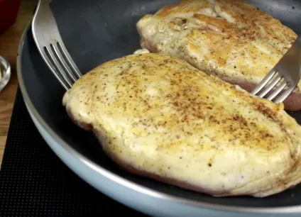 Салат цезар з куркою, класичний простий рецепт (куркою) Салат цезар з куркою, класичний простий рецепт