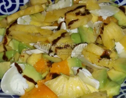 Салат з куркою і ананасами, салати з ананасом рецепти, салат з кури з ананасом (куркою) Салат з куркою і ананасами, салати з ананасом рецепти, салат з кури з ананасом