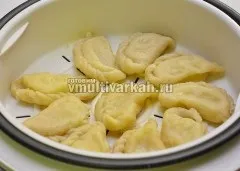 Найсмачніші вареники в мультиварці на пару з картоплею покроковий фото рецепт, готуємо в (картоплею) Найсмачніші вареники в мультиварці на пару з картоплею покроковий фото рецепт, готуємо в