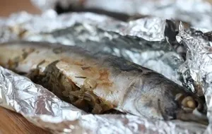Оселедець, запечена в фользі - рецепти кулінарії (оселедець) Оселедець, запечена в фользі - рецепти кулінарії