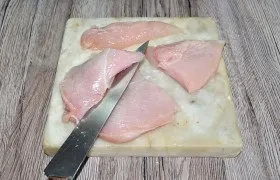 Соковиті відбивні з курячої грудки - покроковий фото і відео рецепт (відбивні) Соковиті відбивні з курячої грудки - покроковий фото і відео рецепт