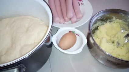 Сосиска з картоплею в тісті (тесті) Сосиска з картоплею в тісті